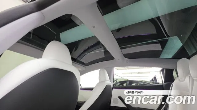 Tesla Model 3 — Фото автомобиля 24