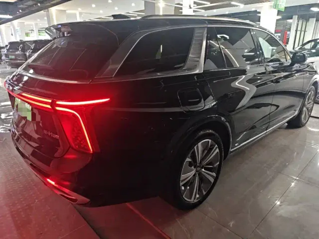 Hongqi E-HS9 — Фото автомобиля 6