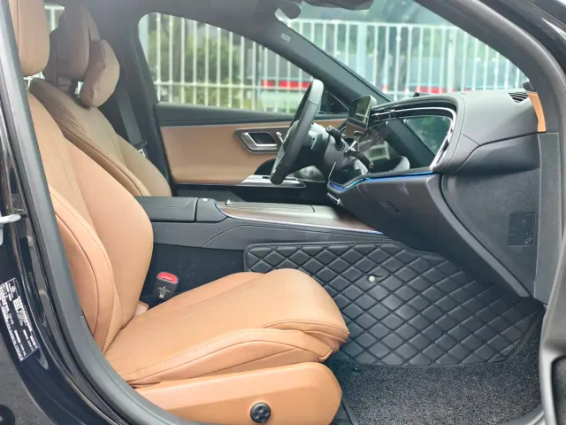 Mercedes-Benz E-Class — Фото автомобиля 23