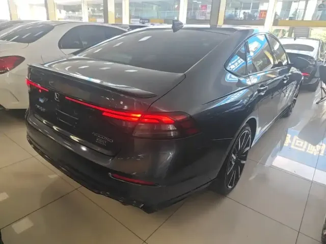 Honda Accord — Фото автомобиля 6