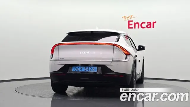 Kia EV6 — Фото автомобиля 3