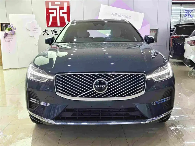 Volvo XC60 — Фото автомобиля 2