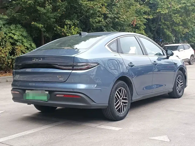 BYD Seal 05 DM-i — Фото автомобиля 7