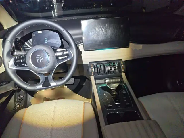 BYD Yuan PLUS — Фото автомобиля 9