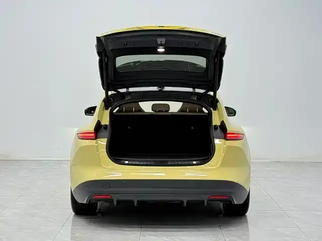 Nio ET5 Touring — Фото автомобиля 11