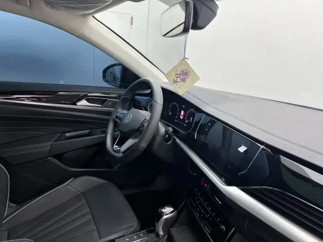 Volkswagen Passat — Фото автомобиля 15