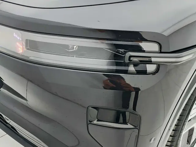 Changan Qiyuan E07 — Фото автомобиля 18