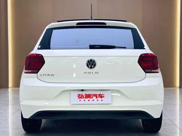 Volkswagen Polo — Фото автомобиля 4