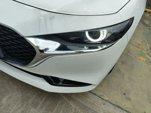 Mazda Axela — Фото автомобиля 23