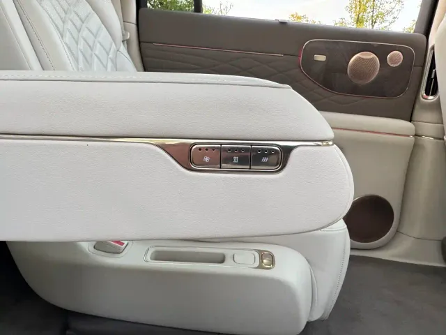 IM Motors LS9 — Фото автомобиля 26