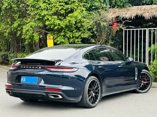 Porsche Panamera — Фото автомобиля 9