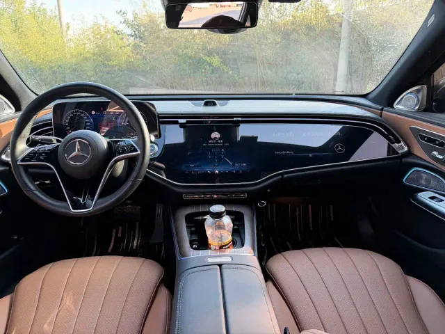 Mercedes-Benz E-Class — Фото автомобиля 9