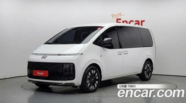 Фотография автомобиля — Hyundai Staria