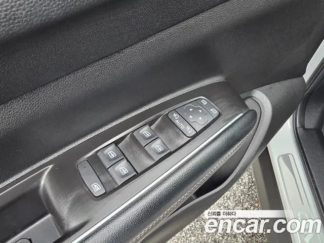 Renault-KoreaSamsung QM6 Новый QM6 2.0 LPe RE Signature 2WD — Фото автомобиля 17