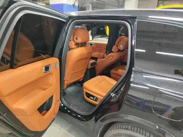Li Auto L8 — Фото автомобиля 5