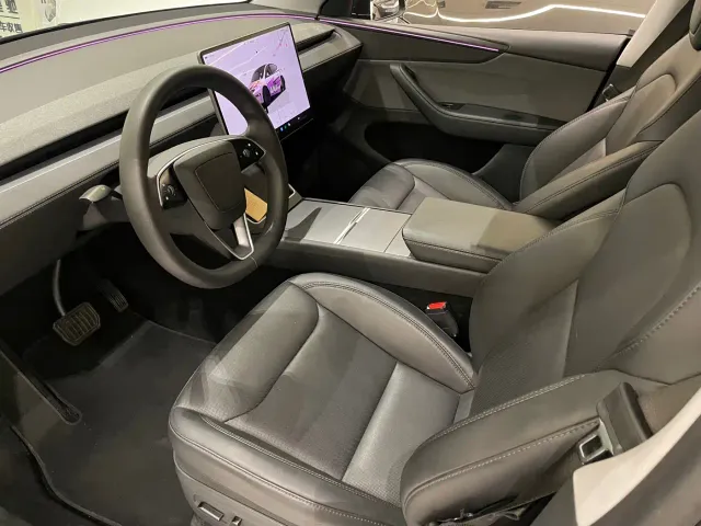 Tesla Model Y — Фото автомобиля 6