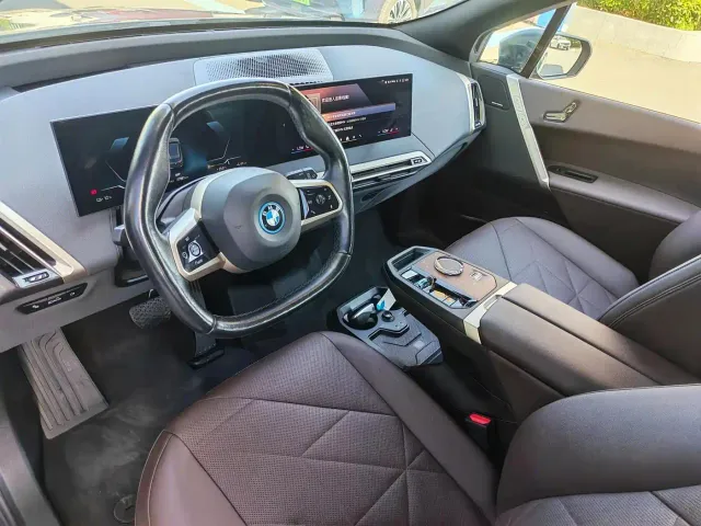 BMW iX — Фото автомобиля 20