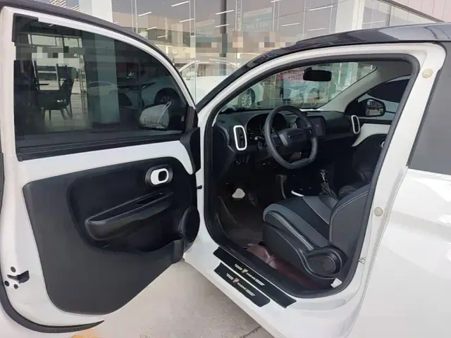 Roewe Clever — Фото автомобиля 15
