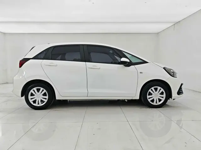 Honda Fit — Фото автомобиля 7