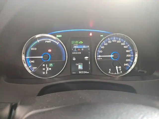 Toyota Corolla Twin Engine E+ — Фото автомобиля 11