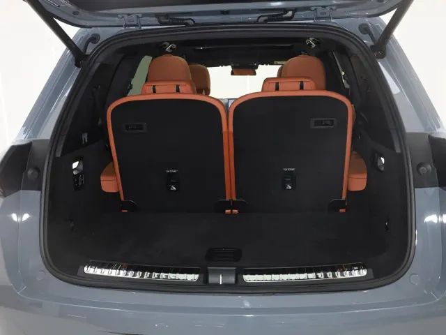 Li Auto L8 — Фото автомобиля 29