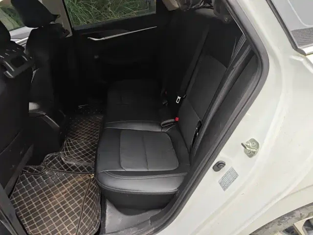 Changan Eado — Фото автомобиля 13