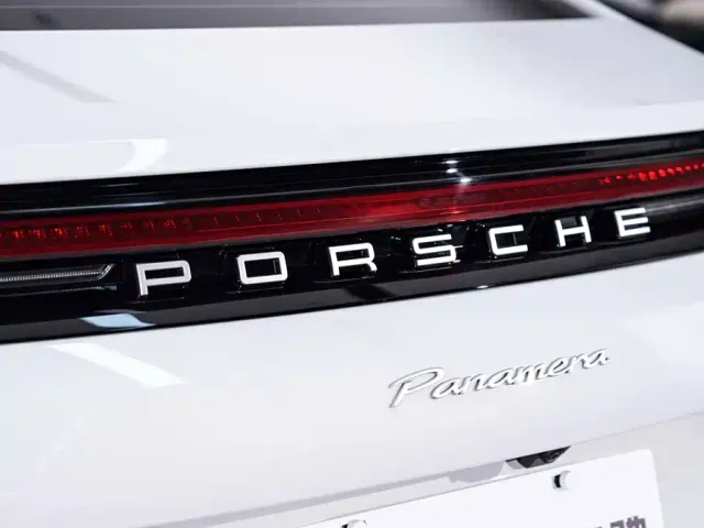 Porsche Panamera — Фото автомобиля 14