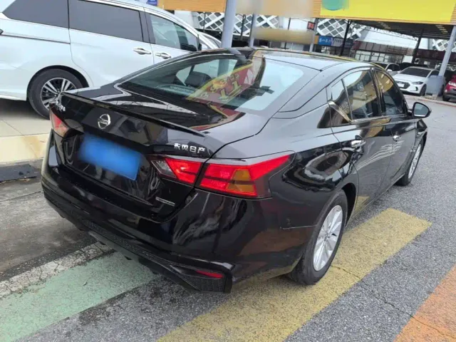 Nissan Teana — Фото автомобиля 6