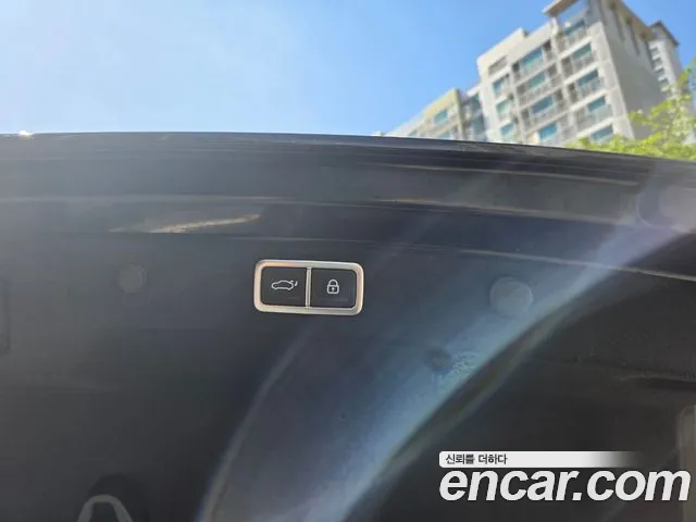 Hyundai Grandeur Grandeur (GN7) 2.5 Бензин 2WD — Фото автомобиля 9