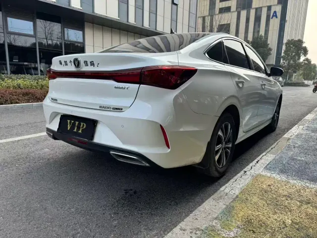 Changan Eado — Фото автомобиля 9
