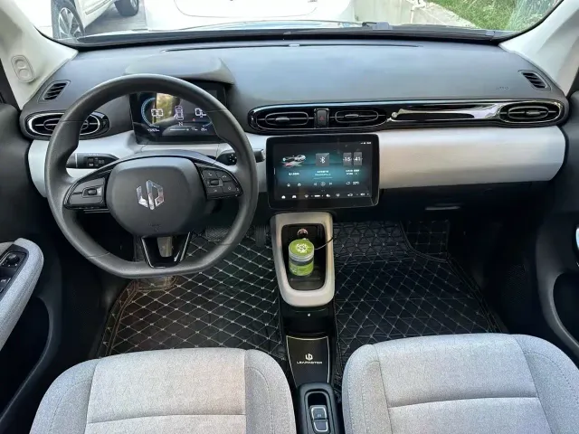 Leapmotor T03 — Фото автомобиля 5