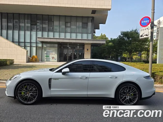 Porsche Panamera — Фото автомобиля 3