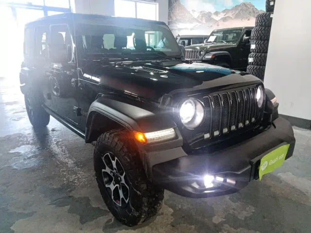 Jeep Wrangler — Фото автомобиля 22