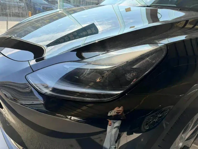 Tesla Model Y — Фото автомобиля 4