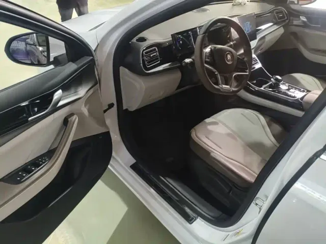 BYD Qin PLUS — Фото автомобиля 15