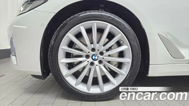 BMW 5 Series G30 — Фото автомобиля 5