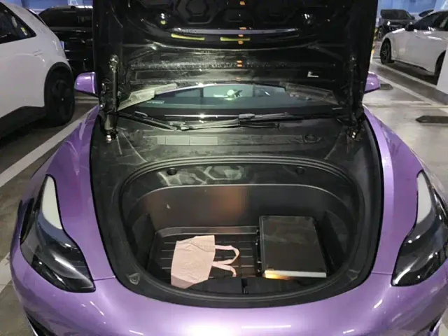 Tesla Model 3 — Фото автомобиля 3