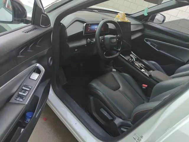 Geely Boyue — Фото автомобиля 13