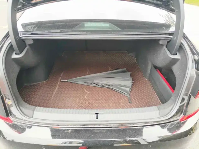 Volkswagen Passat — Фото автомобиля 5