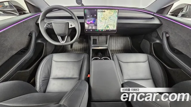 Tesla Model 3 — Фото автомобиля 10