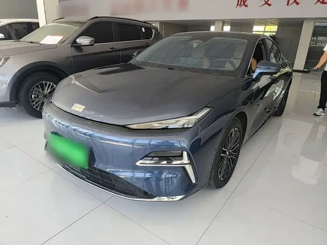 Фотография автомобиля — Geely Galaxy Xingyao 8