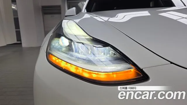 Tesla Model 3 — Фото автомобиля 6