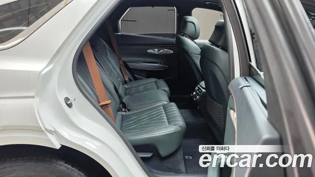 Genesis GV70 — Фото автомобиля 17