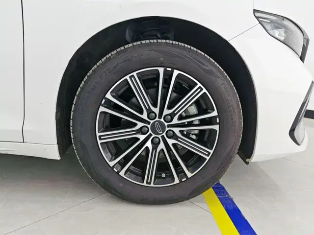 Geely Xingrui — Фото автомобиля 6