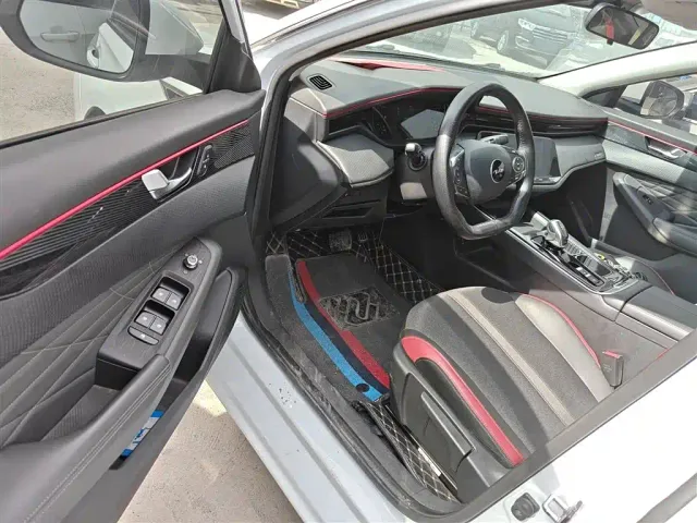 Dongfeng Yixuan MAX — Фото автомобиля 15