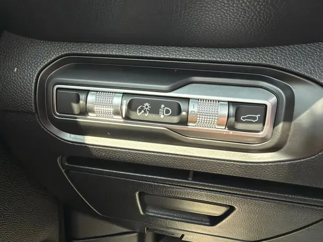 Geely Haoyue L — Фото автомобиля 21