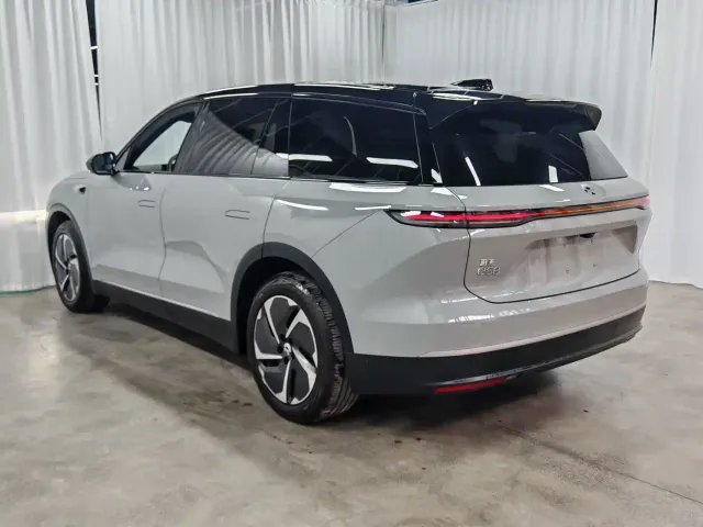 Nio ES8 — Фото автомобиля 4