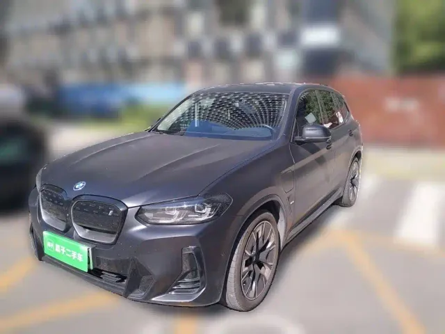 Фотография автомобиля — BMW iX3