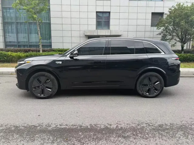 Li Auto L7 — Фото автомобиля 5