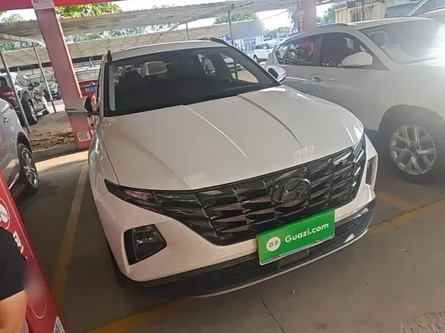 Hyundai Tucson — Фото автомобиля 3